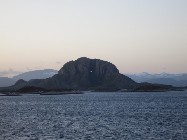 Hurtigruten_2015-06-20_00-02-1
